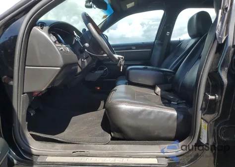 2011 Lincoln Town Car Signature Limited из США, поврежденный, VIN 2LNBL8CVXBX753685